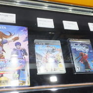 『空の軌跡』登場キャラ“50人超え”の身長差イラストが圧巻！国内メディアも“ほぼ初見”の超貴重アイテムもブースに展示【TGS2025】