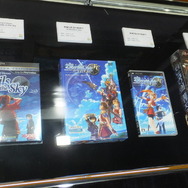 『空の軌跡』登場キャラ“50人超え”の身長差イラストが圧巻！国内メディアも“ほぼ初見”の超貴重アイテムもブースに展示【TGS2025】