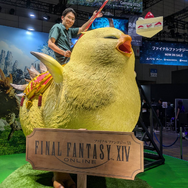 でぶチョコボに乗ってTGS会場を一望！ 今年もスクウェア・エニックス『FF14』ブースをチェック＆『FFタクティクス』ブースにも寄り道【TGS2025】