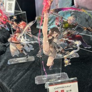 どこを見ても目を奪われる…！『アトリエ』シリーズ『DOAXVV』『NIKKE』の妖艶タペストリーなど―魅力的な物販ブースレポ【TGS2025】