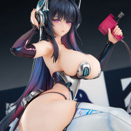 本当に“レースクイーン衣装”で済むんですか！？『アズレン』より「ストラスブール」が着せ替え「謡精舞うサーキット」の姿で立体化―圧倒的肌面積