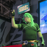 【コスプレ】スタンミ＆しゃるるのWエズリアル撮影会レポート！全25枚の写真でお届け【TGS2025】