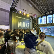 『勝利の女神:NIKKE』ブース