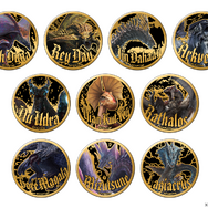 『モンハンワイルズ』アルマ、ジェマのアクリルフィギュアが‘登場！作中の武器アイコンも“メタルピンズ”に