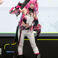 イヴォンヌ／あるく（X：@i__fu93）