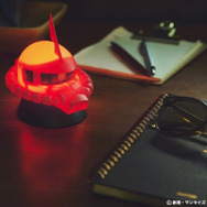 「シャア専用ザクII」が手のひらサイズのライトに！3つの点灯モードを搭載し異なる雰囲気を演出