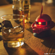 「シャア専用ザクII」が手のひらサイズのライトに！3つの点灯モードを搭載し異なる雰囲気を演出