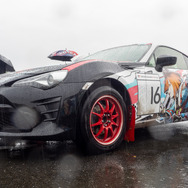 人気VTuberにウマ娘、初音ミクまで！雨にも負けなかった痛車＆痛バイクを取材【第九回 天下無双 東西最強痛車決戦 フォトレポ】