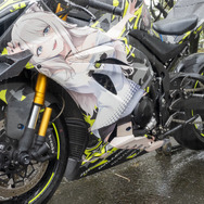 人気VTuberにウマ娘、初音ミクまで！雨にも負けなかった痛車＆痛バイクを取材【第九回 天下無双 東西最強痛車決戦 フォトレポ】