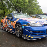 人気VTuberにウマ娘、初音ミクまで！雨にも負けなかった痛車＆痛バイクを取材【第九回 天下無双 東西最強痛車決戦 フォトレポ】