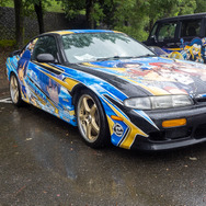 人気VTuberにウマ娘、初音ミクまで！雨にも負けなかった痛車＆痛バイクを取材【第九回 天下無双 東西最強痛車決戦 フォトレポ】