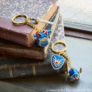 ドラクエ キーホルダー 希少 ドラクエ』より“ロト装備”が鎧＆剣、兜＆盾の2種セットでキーホルダー