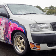 常闇トワ様の「マツダ3」に輪堂千速のヤマハバイクも！岐阜に集まったホロライブの痛車・痛バイクまとめ【第九回 天下無双 東西最強痛車決戦 フォトレポ】