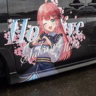 常闇トワ様の「マツダ3」に輪堂千速のヤマハバイクも！岐阜に集まったホロライブの痛車・痛バイクまとめ【第九回 天下無双 東西最強痛車決戦 フォトレポ】