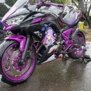 常闇トワ様の「マツダ3」に輪堂千速のヤマハバイクも！岐阜に集まったホロライブの痛車・痛バイクまとめ【第九回 天下無双 東西最強痛車決戦 フォトレポ】