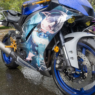 常闇トワ様の「マツダ3」に輪堂千速のヤマハバイクも！岐阜に集まったホロライブの痛車・痛バイクまとめ【第九回 天下無双 東西最強痛車決戦 フォトレポ】