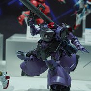 「機動戦士ガンダム ジークアクス」新作ガンプラ「HGハンブラビ」発表！「BANDAI SPIRITS」ブースでジオン脅威のMS群が一挙展示【イベントレポート】