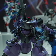 「機動戦士ガンダム ジークアクス」新作ガンプラ「HGハンブラビ」発表！「BANDAI SPIRITS」ブースでジオン脅威のMS群が一挙展示【イベントレポート】
