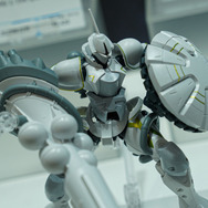 「機動戦士ガンダム ジークアクス」新作ガンプラ「HGハンブラビ」発表！「BANDAI SPIRITS」ブースでジオン脅威のMS群が一挙展示【イベントレポート】