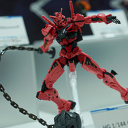 「機動戦士ガンダム ジークアクス」新作ガンプラ「HGハンブラビ」発表！「BANDAI SPIRITS」ブースでジオン脅威のMS群が一挙展示【イベントレポート】