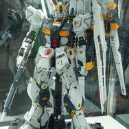 「PGU νガンダム」から「フルアーマーZZガンダム Ver.Ka」、「グスタフ・カール00型」まで、宇宙世紀を駆け抜けたMSの展示が熱い！【イベントレポート】