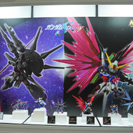 「HG ストフリ弐式」に「サンドロック改」、ガンダム45周年の「初音ミク×ダブルオーガンダム」フィギュアまで新作目白押し！【イベントレポート】