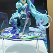 「HG ストフリ弐式」に「サンドロック改」、ガンダム45周年の「初音ミク×ダブルオーガンダム」フィギュアまで新作目白押し！【イベントレポート】