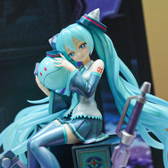 「HG ストフリ弐式」に「サンドロック改」、ガンダム45周年の「初音ミク×ダブルオーガンダム」フィギュアまで新作目白押し！【イベントレポート】