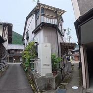 『SILENT HILL f』の舞台を聖地巡礼してみた―ゲームの世界まんまの昭和レトロな「筋骨めぐり」に大興奮！Steam Deckで遊ぶ“最適プレイスポット”も探してみたぞ【前編】