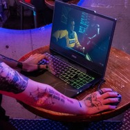 MSIゲーミングノート「Cyborg 15/17 B2RW」×『サイバーパンク2077』で叶える、本物の“没入（ジャック・イン）”。最高のプレイ環境で、コスプレイヤーと共にナイトシティを駆けてきた