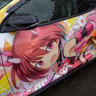 ベンツやレクサス、往年のスポーツカーまで集結！雨に負けじと会場を盛り上げた痛車まとめ【第九回 天下無双 東西最強痛車決戦 フォトレポ】