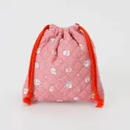 「ちいかわ」が草むしり検定に向けて勉強―新商品「レトロデザインシリーズ」にアパレルやポーチなど普段使いできるアイテムがズラリ