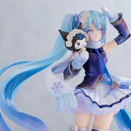 「雪ミク」×「クロミ」フィギュアが幻想的！ツインテールにはクリアパーツ、衣装はパール塗装により美しく変化