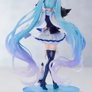 「雪ミク」×「クロミ」フィギュアが幻想的！ツインテールにはクリアパーツ、衣装はパール塗装により美しく変化