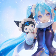 「雪ミク」×「クロミ」フィギュアが幻想的！ツインテールにはクリアパーツ、衣装はパール塗装により美しく変化