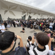 囲み撮影の様子