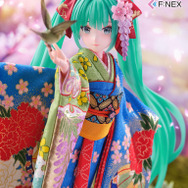 お値段約20万円の「初音ミク」日本人形フィギュアが可憐で美しい…！イラストレーター・藤ちょこ氏による描き下ろしイラストをもと立体化