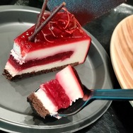 「USJでモリバーたちが宴を開きたがっています！」とろ～りクファナチーズも再現された焚き火料理が味わえるコラボイベント「モンハンワイルズ モリバーの宴」をレポート！