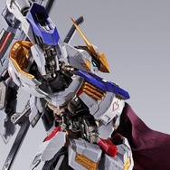 「ガンダム・バルバトス」がMETAL BUILDに参戦！新装備「ブーメランメイス」と「真紅のマント」を羽織った新たな姿で立体化