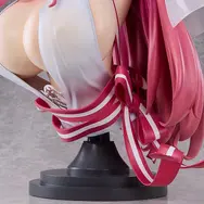 『アズレン』お値段約36万円の「ブレマートン」等身大胸像が凄い…！ケッコン衣装、大胆な脇見せポーズを圧巻のサイズで楽しめる