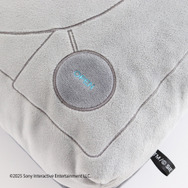 初代プレステのクッションが順次発売！『ASTRO BOT』チャームは持ち歩けて、リストレストとして活用可能