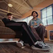 『モンハンワイルズ』×「PUMA」コラボコレクションが12月19日発売！世界観を表現したシューズやアパレルがラインナップ、ステッカー配布も