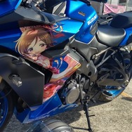 『アイマス』合同ライブ「MOIW2025」に“アイ”が集まる！「のぼり」や「痛車」など会場周辺施策をレポート