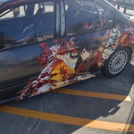 『アイマス』合同ライブ「MOIW2025」に“アイ”が集まる！「のぼり」や「痛車」など会場周辺施策をレポート