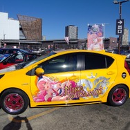 『アイマス』合同ライブ「MOIW2025」に“アイ”が集まる！「のぼり」や「痛車」など会場周辺施策をレポート