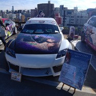 『アイマス』合同ライブ「MOIW2025」に“アイ”が集まる！「のぼり」や「痛車」など会場周辺施策をレポート