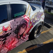 『アイマス』合同ライブ「MOIW2025」に“アイ”が集まる！「のぼり」や「痛車」など会場周辺施策をレポート