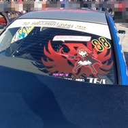 『アイマス』合同ライブ「MOIW2025」に“アイ”が集まる！「のぼり」や「痛車」など会場周辺施策をレポート