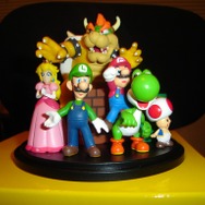 マリオファミリー勢揃いフィギュアを開けてみた動画 ― 海外の任天堂ファンが公開