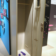 『ダンガンロンパ』15年の歩みをイラストやおしおき、謎解きと共に！「ダンガンロンパ15周年記念展」レポート